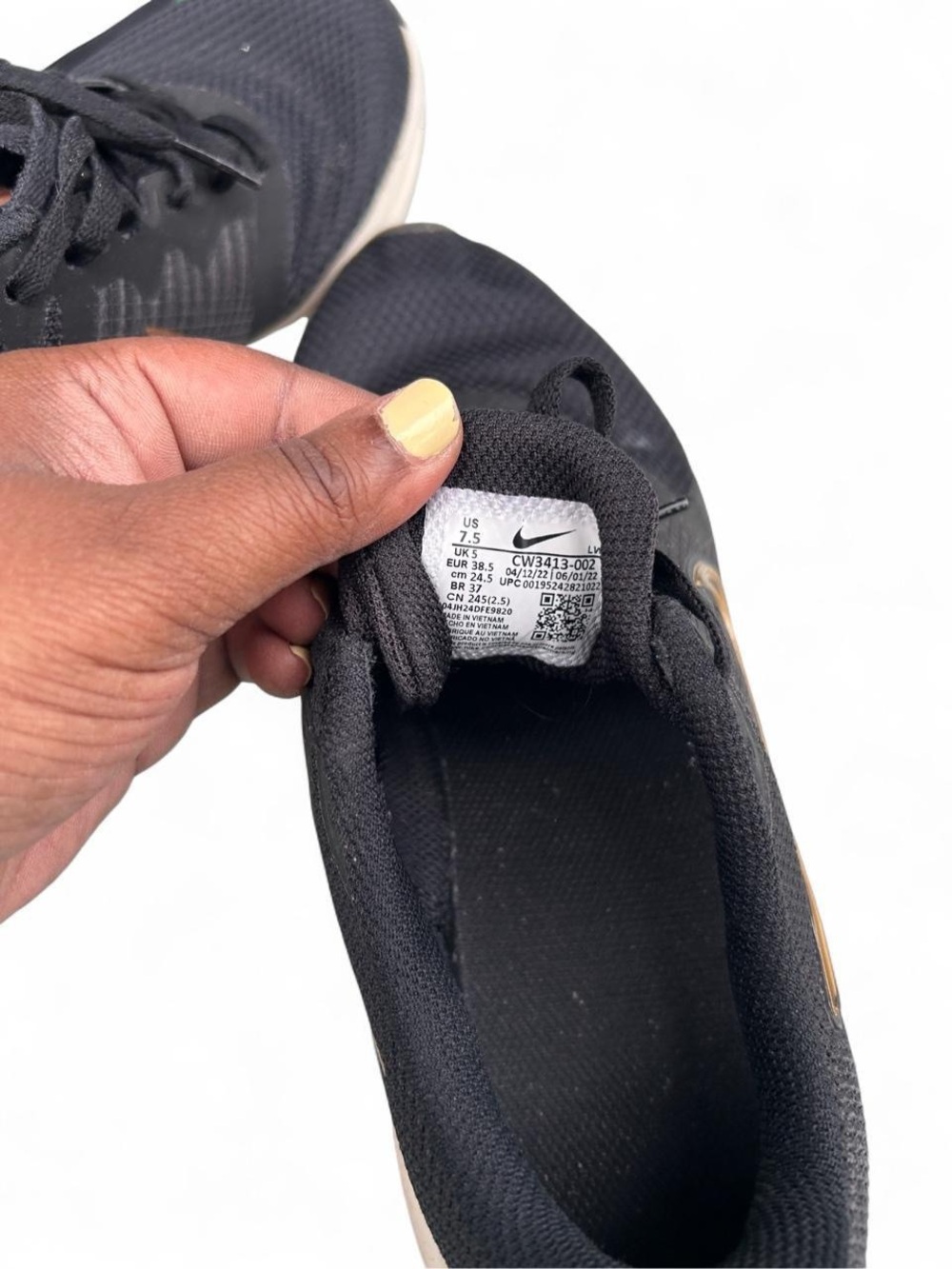 Nike Downshifter 11 Black Gold Running Sneakers Women’s 7.5 Athleisure Gym Shoes - Picture 4 of 6